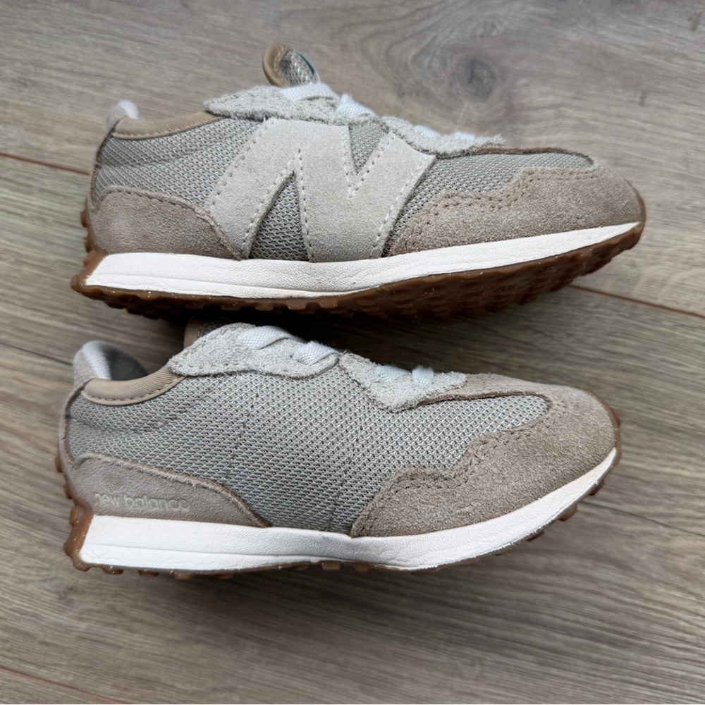 New Balance Kids' Sneakers in Light Beige and White 9C - Picture 5 of 5